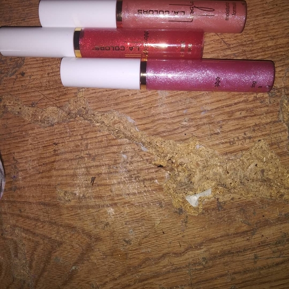 Makeup - Picture 2 of 3